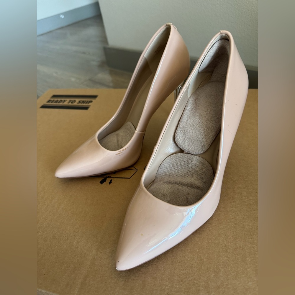 Used Mix Number 6 Beige heels in size 6